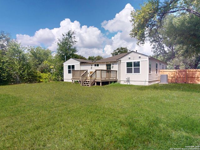 130 Larchmont, San Antonio, TX 78209
