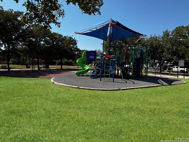 130 Larchmont, San Antonio, TX 78209