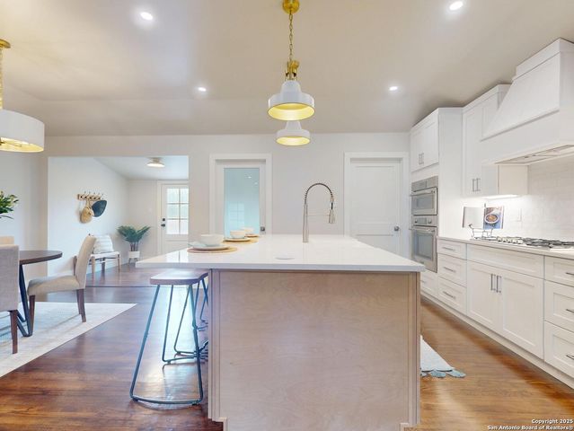 130 Larchmont, San Antonio, TX 78209