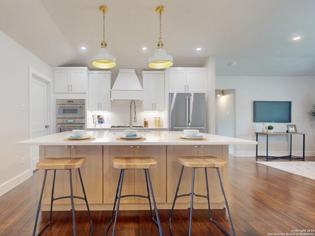 130 Larchmont, San Antonio, TX 78209