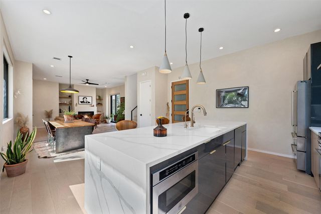 4717 Mount Vernon DR A, Austin, TX 78745