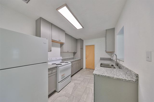 3908 W WALLACE AVENUE, Tampa, FL 33611