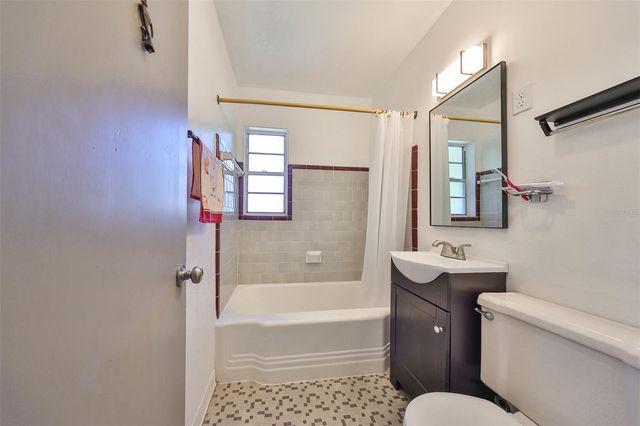 3908 W WALLACE AVENUE, Tampa, FL 33611