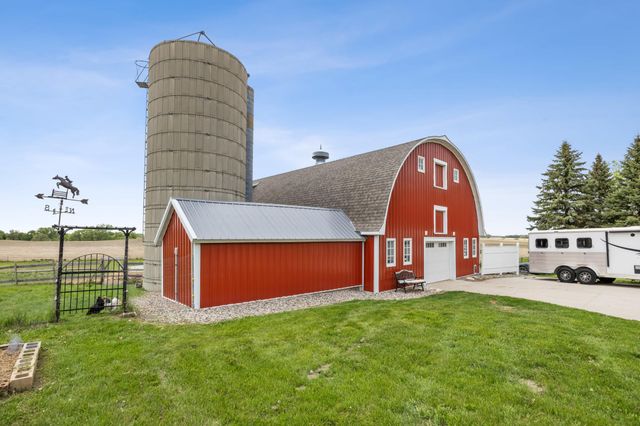 20482 28th Avenue N, Hawley, MN 56549