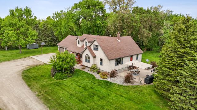 20482 28th Avenue N, Hawley, MN 56549