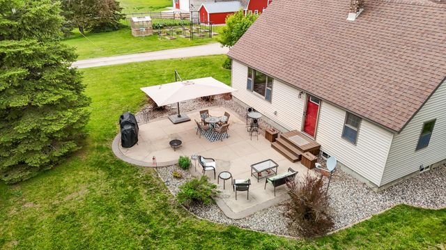 20482 28th Avenue N, Hawley, MN 56549