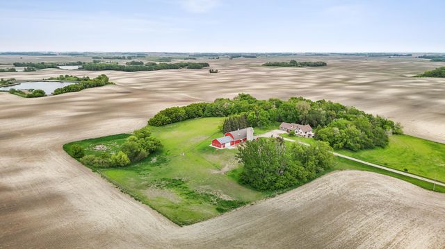 20482 28th Avenue N, Hawley, MN 56549