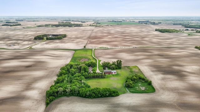 20482 28th Avenue N, Hawley, MN 56549