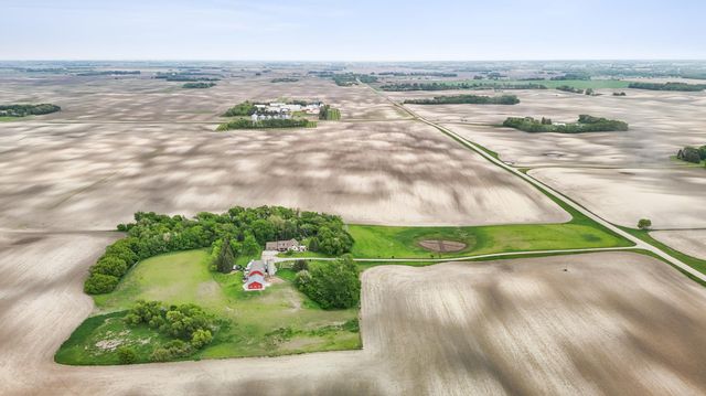20482 28th Avenue N, Hawley, MN 56549