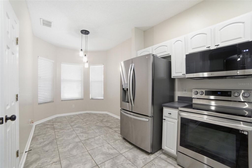 Image 15 of property listing at 5322 SANTA ANA DRIVE, Orlando, FL 32837