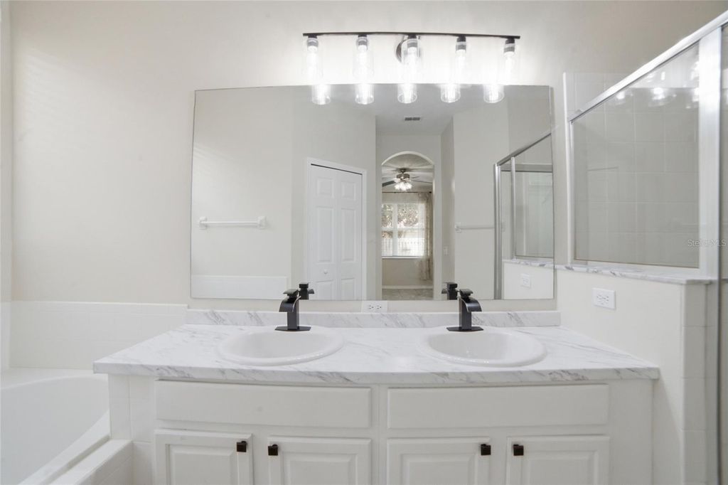 Image 21 of property listing at 5322 SANTA ANA DRIVE, Orlando, FL 32837
