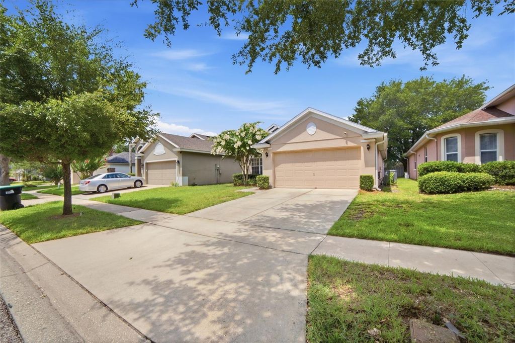 Image 5 of property listing at 5322 SANTA ANA DRIVE, Orlando, FL 32837
