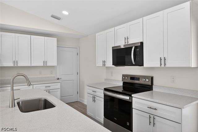 2518 NW 19th PL, Cape Coral, FL 33993