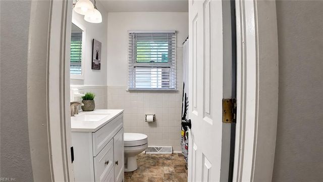 1225 Jackson AVE, Chesapeake, VA 23324