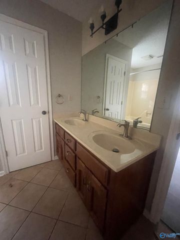 1808 Hollytree Drive, Huntsville, AL 35806