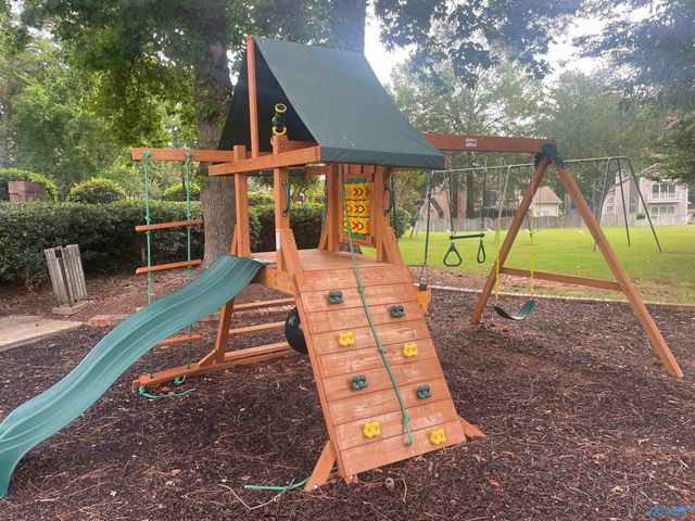 1808 Hollytree Drive, Huntsville, AL 35806