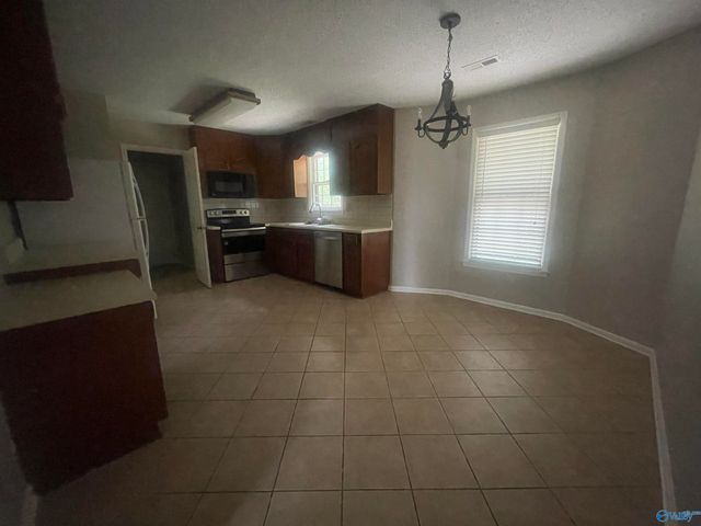 1808 Hollytree Drive, Huntsville, AL 35806