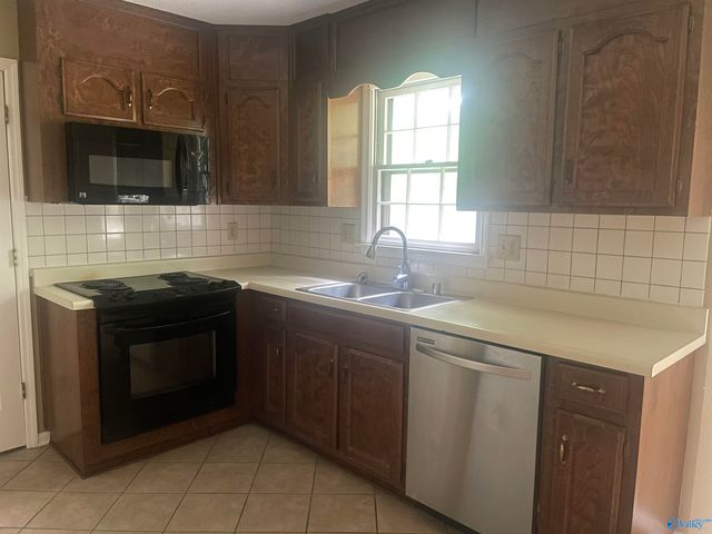 1808 Hollytree Drive, Huntsville, AL 35806