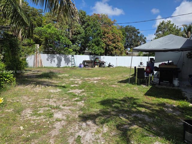 1524 NW 12th Ter, Fort Lauderdale, FL 33311