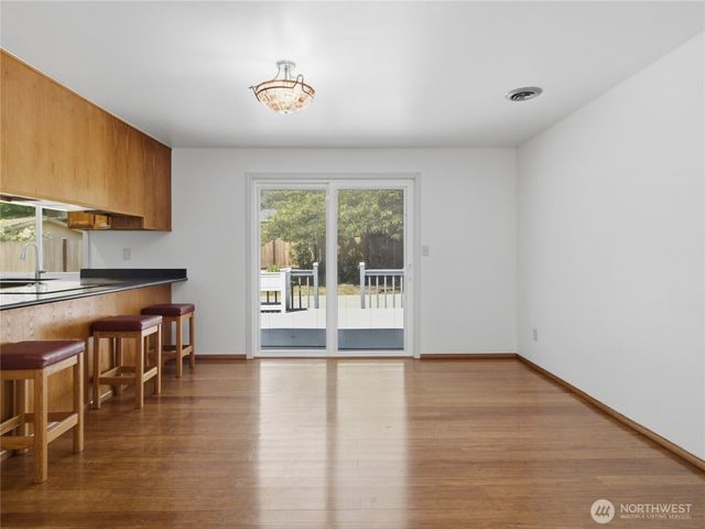 501 Penguin Court SE, Lacey, WA 98503