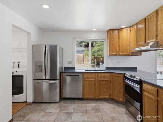 501 Penguin Court SE, Lacey, WA 98503