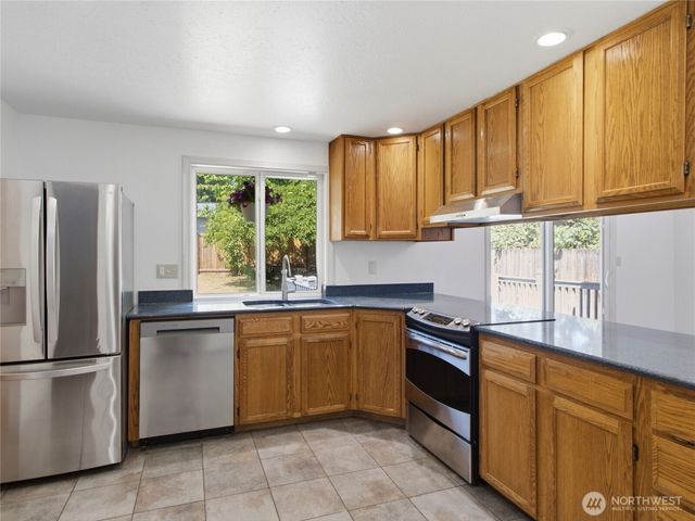 501 Penguin Court SE, Lacey, WA 98503