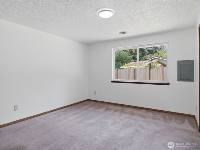 501 Penguin Court SE, Lacey, WA 98503