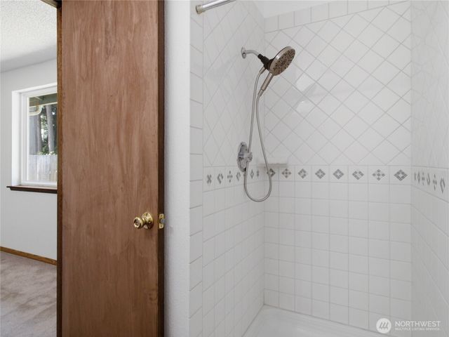 501 Penguin Court SE, Lacey, WA 98503
