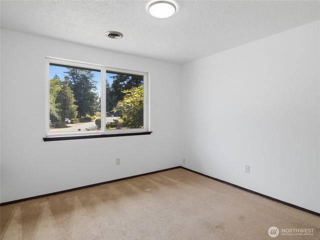 501 Penguin Court SE, Lacey, WA 98503