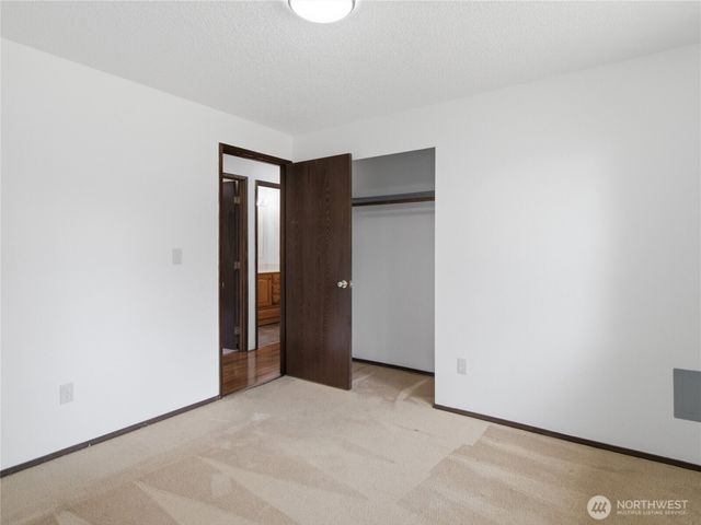 501 Penguin Court SE, Lacey, WA 98503