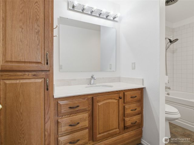 501 Penguin Court SE, Lacey, WA 98503