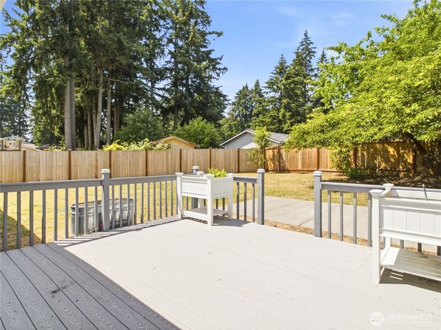501 Penguin Court SE, Lacey, WA 98503