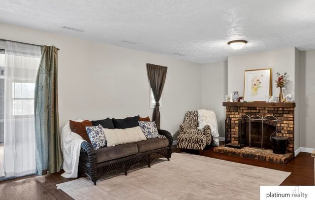 826 Arlene Avenue, Papillion, NE 68046