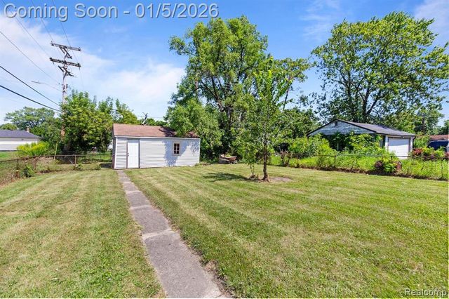 27334 Notre Dame Street, Inkster, MI 48141