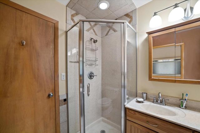 6183 N 118th STREET, Milwaukee, WI 53225