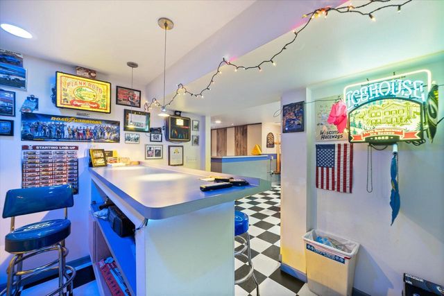 6183 N 118th STREET, Milwaukee, WI 53225