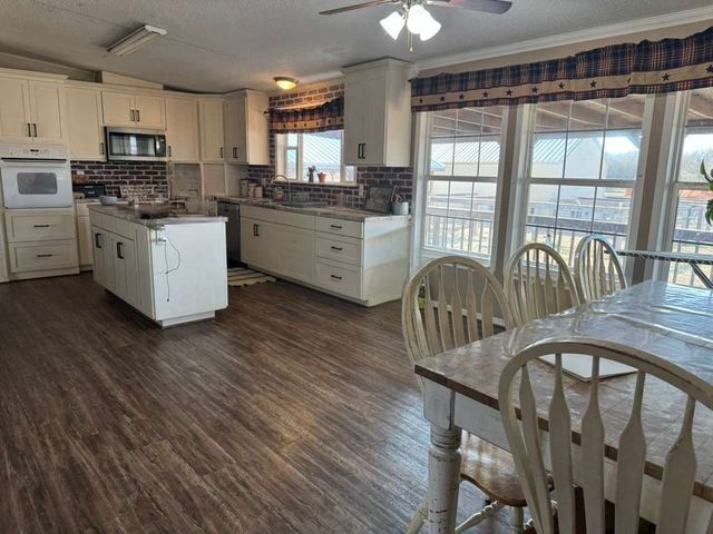 10821 County Road 2503, Eustace, TX 75124