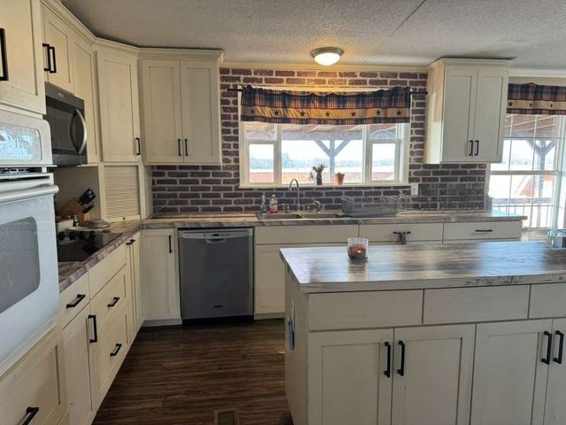 10821 County Road 2503, Eustace, TX 75124