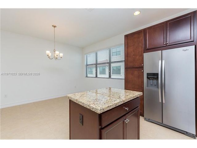 11351 SW 15th St 11351, Pembroke Pines, FL 33025