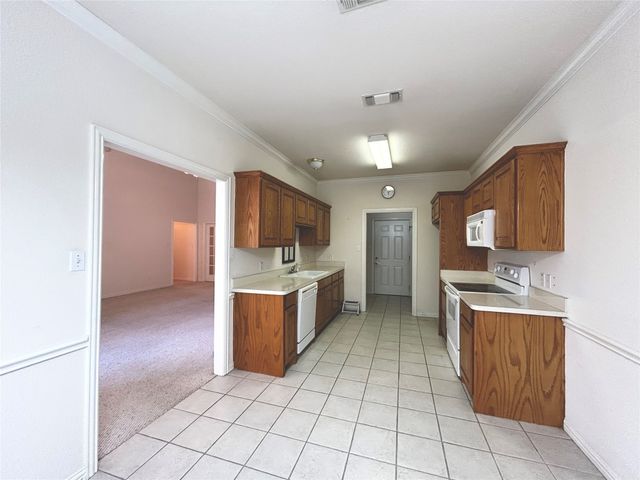 501 S Old Betsy Road 28, Keene, TX 76059