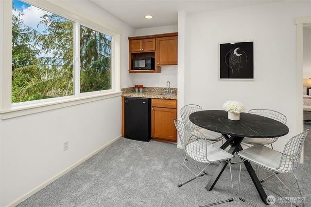 20128 12th Avenue W, Lynnwood, WA 98036