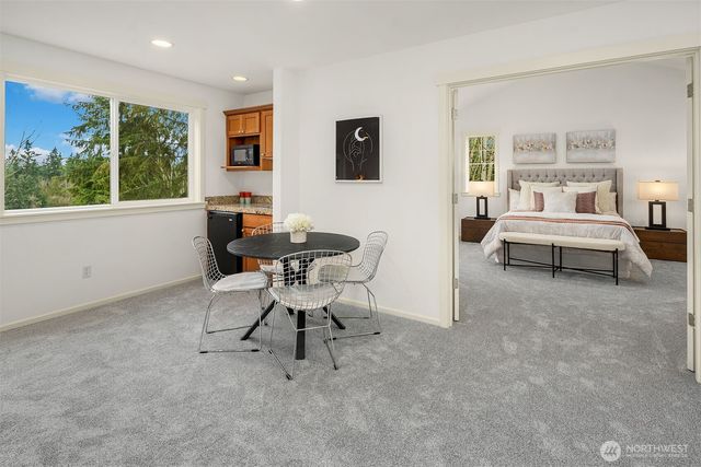 20128 12th Avenue W, Lynnwood, WA 98036