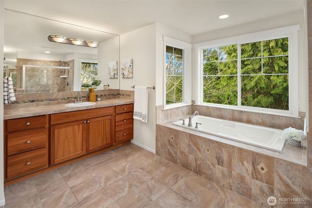 20128 12th Avenue W, Lynnwood, WA 98036