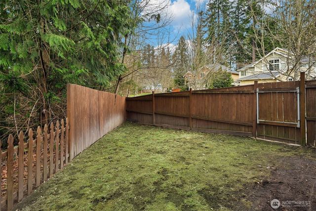 20128 12th Avenue W, Lynnwood, WA 98036