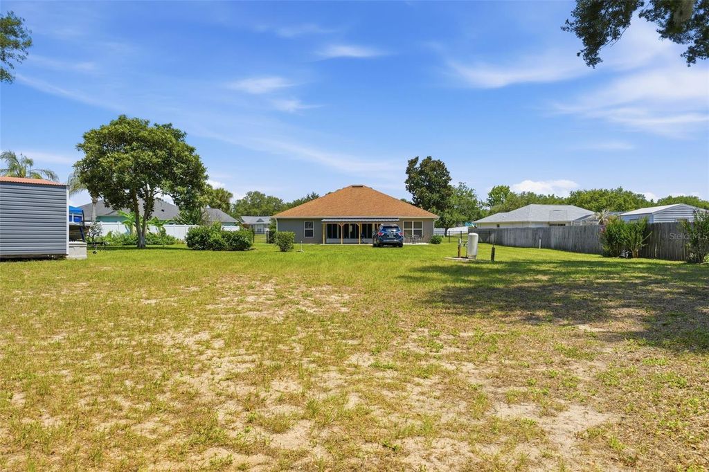 Image 42 of property listing at 36723 SUNDANCE DRIVE, Grand Island, FL 32735