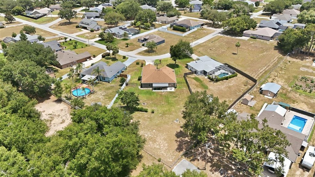 Image 53 of property listing at 36723 SUNDANCE DRIVE, Grand Island, FL 32735