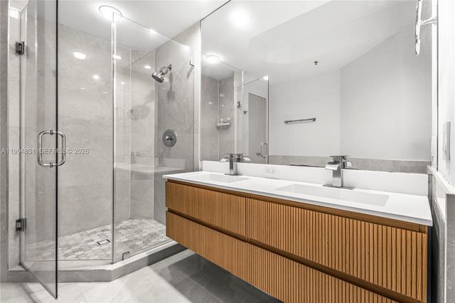 808 Brickell Key Dr 3007, Miami, FL 33131