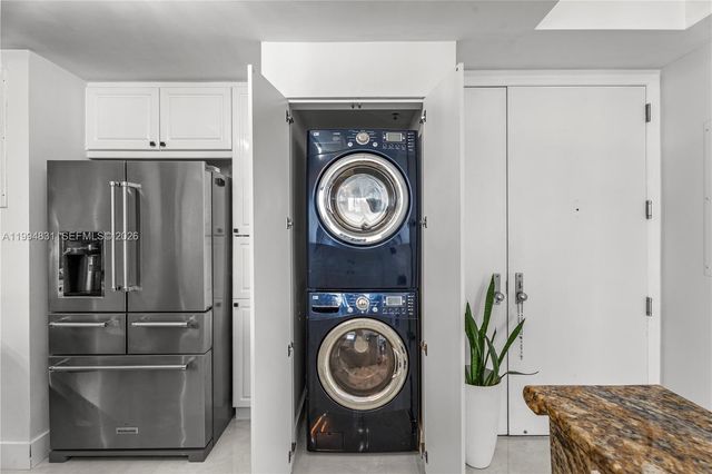 808 Brickell Key Dr 3007, Miami, FL 33131