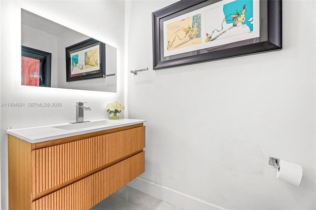 808 Brickell Key Dr 3007, Miami, FL 33131