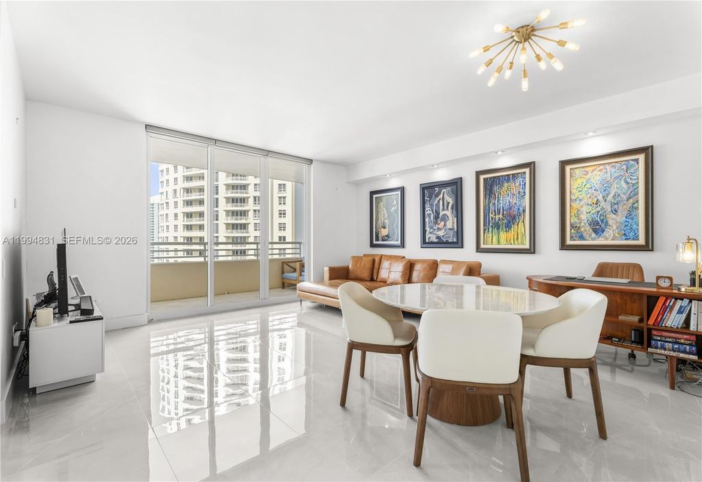 808 Brickell Key Dr 3007, Miami, FL 33131